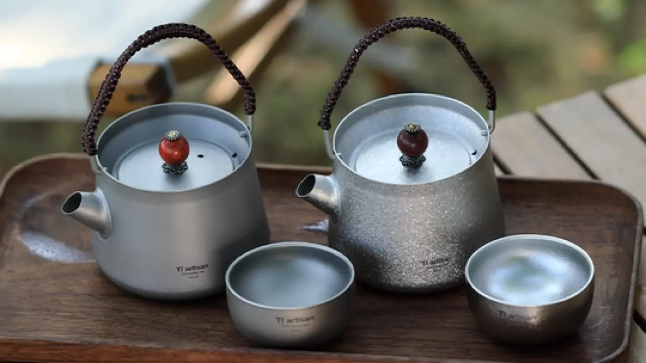 Perlengkapan Ringan yang Tak Terduga: Teapot untuk Petualangan Anda